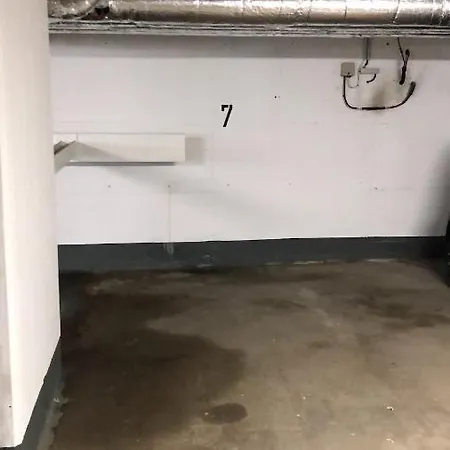 2-zimmer 57m² Mit King Size Bett Und Kueche Lägenhet *